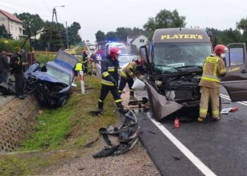 17.09.2021. Brzeście. Wypadek z udziałem kursowego busa / PSP Skarżysko