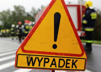 Wypadek w gminie Pawłów. Kierowca trafił do szpitala