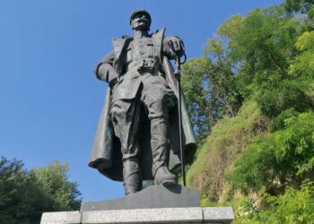 20.09.2021. Opatowiec. Pomnik Marszałka Józefa Piłsudskiego / Marta Gajda-Kruk / Radio Kielce