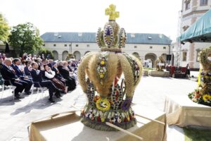 12.09.2021 Kielce. Dożynki wojewódzkie. Wieniec Gminy Miedziana Góra / Jarosław Kubalski / Radio Kielce