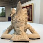 25.09.2021. Ćmielów, Galeria Van Rij. Wystawa prac Tomasza Sętowskiego / Anna Głąb / Radio Kielce