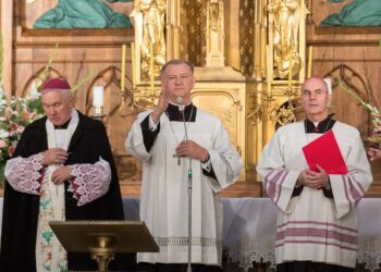 Abp Józef Guzdek obejmuje archidiecezję białostocką / Monika Kalicka / Radio Białystok