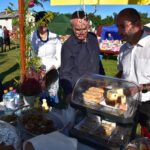 04.09.2021. Lubania. Święto Ziemniaka. Na zdjęciu (od prawej): Mariusz Ściana - członek zarządu Powiatu w Kielcach / Chmielnickie Centrum Kultury