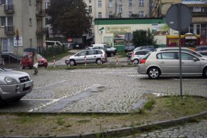 01.09.2021. Kielce. Parking przy dawnym kinie „Romantica” / Anna Kwapisz / Radio Kielce