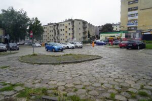 01.09.2021. Kielce. Parking przy dawnym kinie „Romantica” / Anna Kwapisz / Radio Kielce