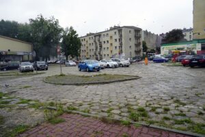 01.09.2021. Kielce. Parking przy dawnym kinie „Romantica” / Anna Kwapisz / Radio Kielce