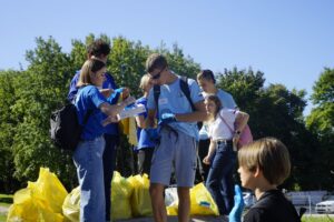 06.09.2021. Kielce. Sprzątanie na Kadzielni / Radio Kielce