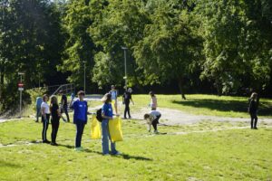 06.09.2021. Kielce. Sprzątanie na Kadzielni / Anna Kwapisz / Radio Kielce