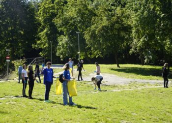 06.09.2021. Kielce. Sprzątanie na Kadzielni / Anna Kwapisz / Radio Kielce