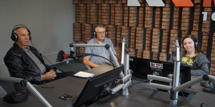 07.09.2021 Radio Kielce. Punkty Widzenia. Na zdjęciu (od lewej): dr Jerzy Staszczyk - wojewódzki konsultant do spraw epidemiologii, dr n. med. Wojciech Przybylski - wojewódzki konsultant do spraw zdrowia publicznego, Iwona Murawska - Radio Kielce / Sebastian Kalwat / Radio Kielce