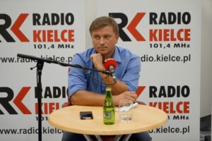 12.09.2021. Kielce. Studio Polityczne Radia Kielce. Na zdjęciu: Arkadiusz Bąk - PSL - Koalicja Polska / Piotr Kwaśniewski / Radio Kielce