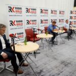 12.09.2021. Kielce. Studio Polityczne Radia Kielce. Na zdjęciu (od lewej): Krzysztof Słoń - senator PiS, Arkadiusz Bąk - PSL - Koalicja Polska, Paweł Wałdon - PO - Koalicja Obywatelska i Andrzej Szejna - poseł Nowej Lewicy / Piotr Kwaśniewski / Radio Kielce