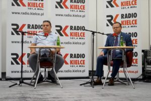 12.09.2021. Kielce. Studio Polityczne Radia Kielce. Na zdjęciu (od lewej): Paweł Wałdon - PO - Koalicja Obywatelska i Andrzej Szejna - poseł Nowej Lewicy / Piotr Kwaśniewski / Radio Kielce