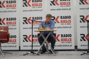 12.09.2021. Kielce. Studio Polityczne Radia Kielce. Na zdjęciu: Arkadiusz Bąk - PSL - Koalicja Polska / Piotr Kwaśniewski / Radio Kielce