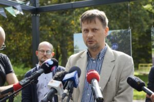 13.09.2021. Kielce. Konferencja prasowa w sprawie konsultacji społecznych w sprawie rewitalizacji Doliny Silnicy. Na zdjęciu: Rafał Zamojski - główny specjalista ds. centrum Kielc / Anna Kwapisz / Radio Kielce