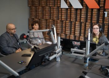 13.09.2021. Radio Kielce. Punkty widzenia. Na zdjęciu (od lewej): Bartosz Stemplewski - dyrektor Wojewódzkiego Szpitala Zespolonego w Kielcach, Marta Solnica -  dyrektor Świętokrzyskiego Centrum Ratownictwa Medycznego i Transportu Sanitarnego w Kielcach, Iwona Murawska - Radio Kielce / Sebastian Kalwat / Radio Kielce