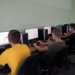 14.09.2021. Kielce. Nowe komputery w Zespole Szkół Elektrycznych / Anna Kwapisz / Radio Kielce