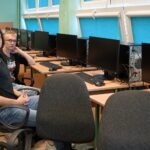 14.09.2021. Kielce. Nowe komputery w Zespole Szkół Elektrycznych / Anna Kwapisz / Radio Kielce