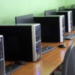 14.09.2021. Kielce. Nowe komputery w Zespole Szkół Elektrycznych / Anna Kwapisz / Radio Kielce