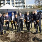 14.09.2021. Kielce. Wbicie łopaty pod budowę siedziby TVP3 Kielce / Anna Kwapisz / Radio Kielce