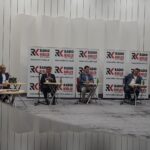 19.09.2021. Kielce. Studio Polityczne Radia Kielce. Na zdjęciu (od lewej): Michał Kita - Radio Kielce, Artur Gierada - Platforma Obywatelska, Andrzej Pruś - przewodniczący Semiku Województwa Świętokrzyskiego, Łukasz Wilczyński - Konfederacja, Michał Godowski - Polskie Stronnictwo Ludowe i Andrzej Pejas - Nowa Lewica / Dionizy Krawczyński / Radio Kielce