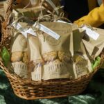 21.09.2021. Kielce. Sadzenie „Jodeł Papieskich” wraz z odsłonięciem tablicy okolicznościowej na terenie SP. nr 20 w Kielcach / Anna Kwapisz / Radio Kielce