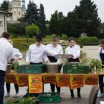 29.09.2021. Kielce. Plac Artystów. Gotowanie Kieleckiego Banku Żywności / Radio Kielce