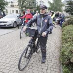 18.09.2021 Kielce. Pielgrzymka rowerowa na Święty Krzyż. Wyjazd z Placu Jana Pawła II. Biskup Marian Florczyk / Jarosław Kubalski / Radio Kielce