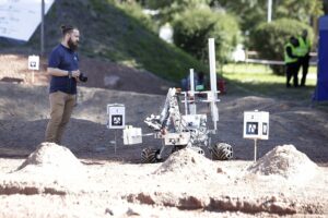 10.09.2020 Kielce. Politechnika Świętokrzyska. Inauguracja zawodów łazików marsjańskich - European Rover Challenge 2021 / Jarosław Kubalski / Radio Kielce