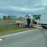 30.09.2021. Kolizja na drodze ekspresowej S7, między Jędrzejowem, a Miechowem / TVP 3 Kielce