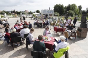 02.09.2021. Miedziana Góra. Narodowe Czytanie / Jarosław Kubalski / Radio Kielce