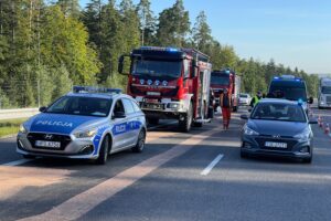 06.09.2021. Skarżysko-Kamienna. Wypadek z udziałem osobowego busa / Jarosław Kubalski / Radio Kielce