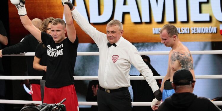 04.09.2021. Kielce. Suzuki Boxing Night 7 PRO. Walka Daniel Adamiec - Siarhei Krapshyla / Wiktor Taszłow / Radio Kielce