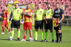 05.09.2021. Kielce. Mecz Banda Świrów - Kibice Korony. Na zdjęciu (drugi z lewej): Kamil Kuzera / Wiktor Taszłow / Radio Kielce