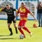 05.09.2021. Kielce. Mecz Banda Świrów - Kibice Korony. Na zdjęciu (z prawej): Paweł Golański / Wiktor Taszłow / Radio Kielce