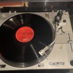 26.09.2021. Kielce. Giełda płyt winylowych, kompaktowych oraz kaset magnetofonowych / Iwona Murawska / Radio Kielce