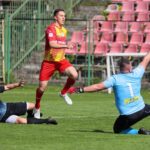 05.09.2021. Kielce. Mecz Banda Świrów - Kibice Korony. Na zdjęciu (w środku): Łukasz Jamróz / Wiktor Taszłow / Radio Kielce