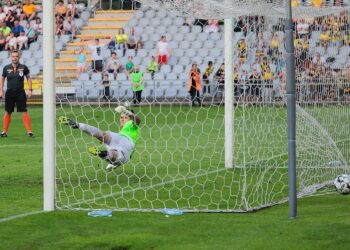 16.06.2021. Kielce. Finałowy mecz Pucharu Polski na szczeblu okręgu KSZO Ostrowiec - Czarni Połaniec / Wiktor Taszłow / Radio Kielce