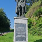 20.09.2021. Opatowiec. Pomnik Marszałka Józefa Piłsudskiego / Marta Gajda-Kruk / Radio Kielce