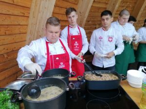 04.09.2021. Busko Zdrój. Polskie Kulinaria 2021. Smacznie, zdrowo i zdrojowo - Jarmark Norbertański / Marta Gajda-Kruk / Radio Kielce