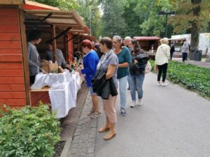 04.09.2021. Busko Zdrój. Polskie Kulinaria 2021. Smacznie, zdrowo i zdrojowo - Jarmark Norbertański / Marta Gajda-Kruk / Radio Kielce