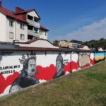 27.09.2021. Pińczów. Okolicznościowy mural upamiętniający lokację Pińczowa / Marta Gajda-Kruk / Radio Kielce