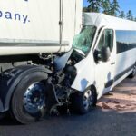 06.09.2021. Skarżysko-Kamienna. Wypadek z udziałem osobowego busa / Jarosław Kubalski / Radio Kielce