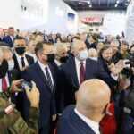 07.09.2021. Kielce. Minister Mariusz Błaszczak z wizytą na XXIX Międzynarodowym Salonie Przemysłu Obronnego w Targach Kielce / Wiktor Taszłow / Radio Kielce