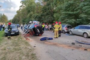 13.09.2021. Starachowice. Zderzenie sześciu samochodów / KPP Starachowice