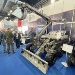 08.09.2021. Kielce. Międzynarodowy Salon Przemysłu Obronnego. Wojkowa Akademia Techniczna. Inżynieryjny robot wsparcia „Rohatyniec” / Jarosław Kubalski / Radio Kielce
