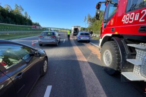 06.09.2021. Skarżysko-Kamienna. Wypadek z udziałem osobowego busa / Jarosław Kubalski / Radio Kielce