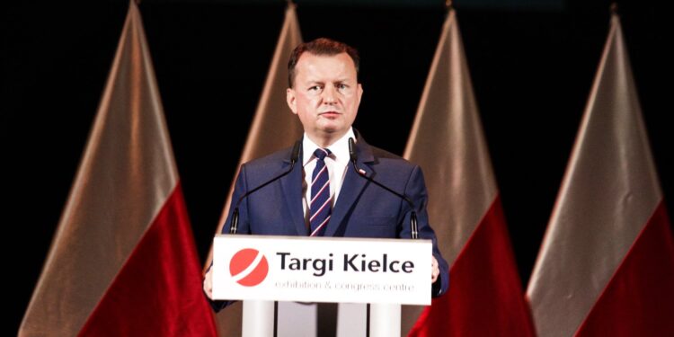 07.09.2021. Kielce. Otwarcie XXIX Międzynarodowego Salonu Przemysłu Obronnego. Na zdjęciu: Mariusz Błaszczak - minister obrony narodowej / Jarosław Kubalski / Radio Kielce