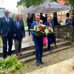 01.09.2021. Sandomierz. Uroczystości z okazji 82. rocznicy wybuchu II wojny światowej. Na zdjęciu: delegacja władz powiatu, od lewej: Paweł Niedźwiedź - wicestarosta sandomierski, Ryszard Nagórny -  członek zarządu powiatu sandomierskiego, Marcin Piwnik - starosta sandomierski, Tomasz Huk -  przewodniczący Rady Powiatu / Grażyna Szlęzak-Wójcik / Radio Kielce