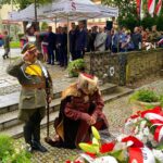 01.09.2021. Sandomierz. Uroczystości z okazji 82. rocznicy wybuchu II wojny światowej. Na zdjęciu: delegacja Chorągwi Rycerstwa Ziemi Sandomierskiej, z przodu: kasztelan Karol Bury / Grażyna Szlęzak-Wójcik / Radio Kielce